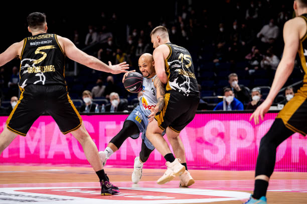 由中国自主 由中国自主