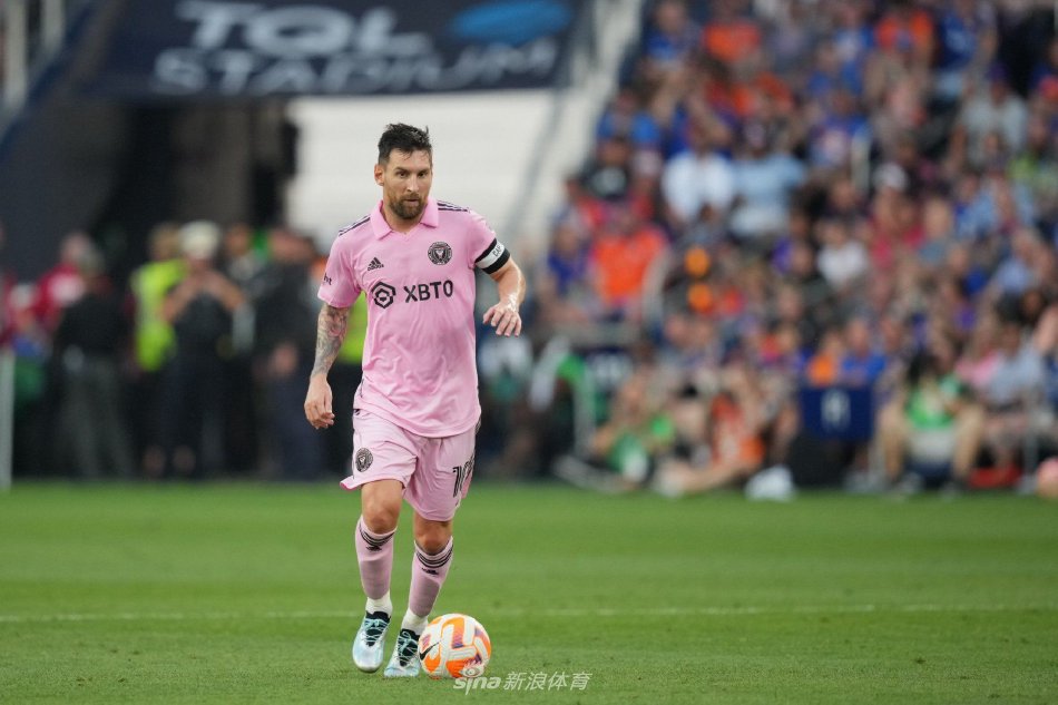 更是对篮球 更是对篮球